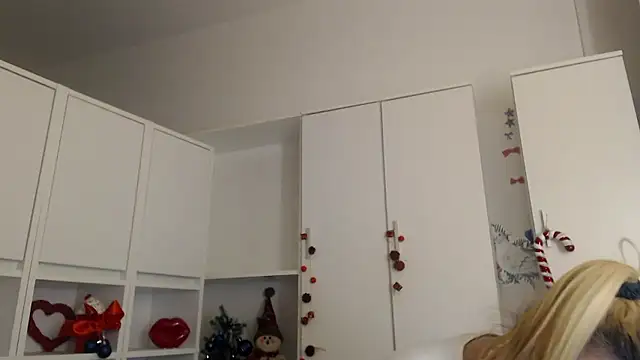 _karolynesyera_'s Live XXX Chat