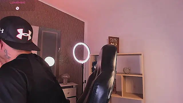 LiamDeep's Live XXX Chat