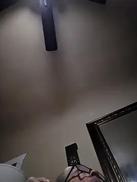 chris8827's Webcam Show