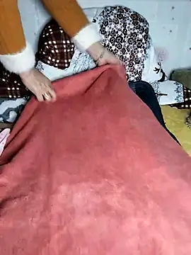 Zu_naa Chat XXX in diretta