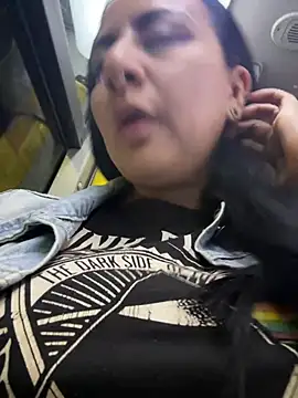 Abril_Luv élő XXX-chatje