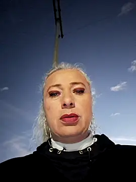 Czat XXX na żywo – sofiacurvy_45