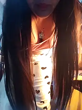 lolo890 即時 XXX 聊天