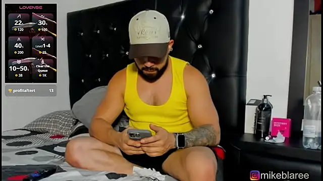 mikeblaree's Live XXX Chat