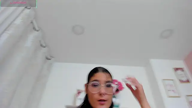 แชท XXX สดของ LauraRaider