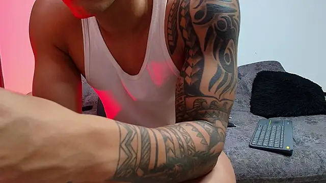 BrayaanFit Adlı Modelin Canlı XXX Sohbeti