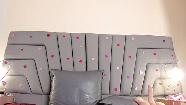 Maia_520 লাইভ XXX চ্যাট