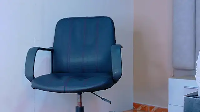 RiriiBrunette__'s Live XXX Chat