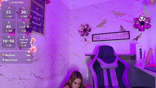 Natasha-Adams' Live XXX Chat