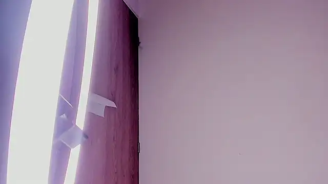 Emilybta's Live XXX Chat