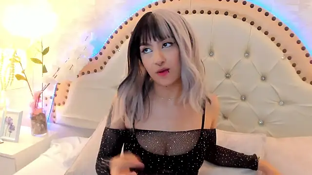 EllaEvanz's Live XXX Chat