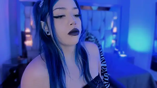 XXX chat uživo modela revenmiller_