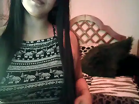 FallsForHerSmile's Live XXX Chat