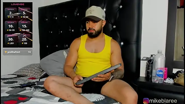 mikeblaree's Live XXX Chat