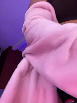 Zarahs_Blare1's Live XXX Chat