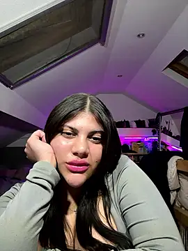 Chat XXX en directo de MinaKhalina