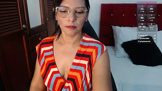 Wanda_Milf 现场XXX聊天