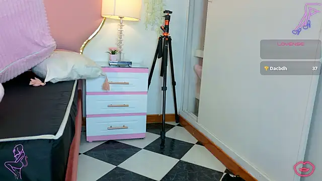 EmmaCrush Adlı Modelin Canlı XXX Sohbeti