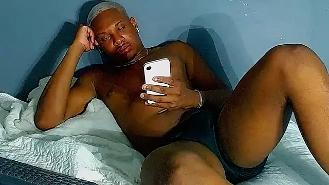 JackBlackone: διαδικτυακό σόου στην κάμερα