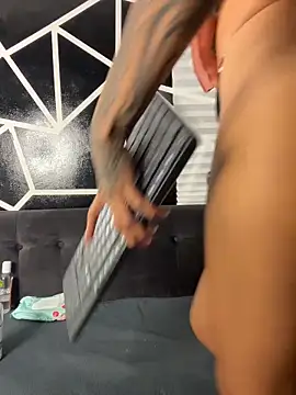 TweetiePieXXX's Live XXX Chat