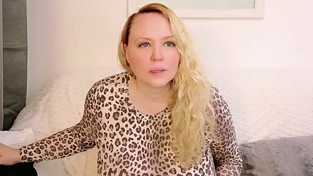 Sarah4you Live XXX Chat