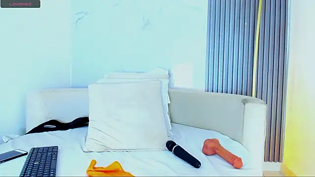 kiaratentation's Live XXX Chat