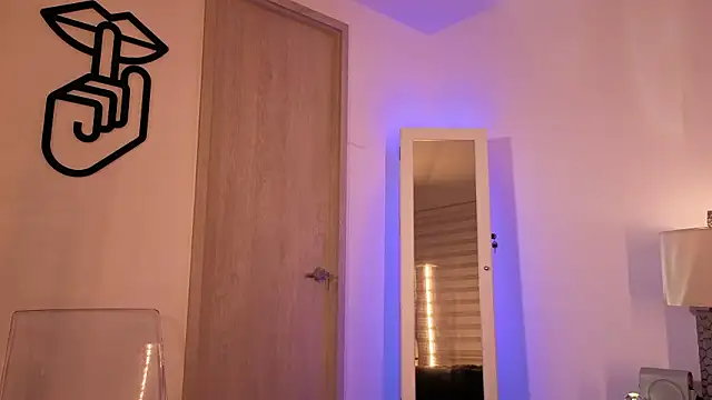 mandi4pole_ Chat XXX live