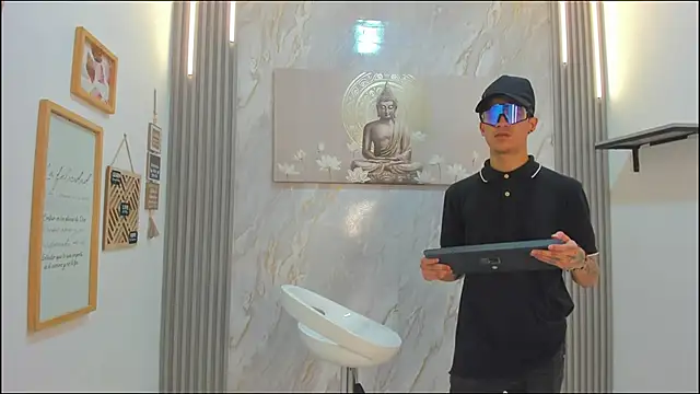 HEART_OF_MILAMBER Adlı Modelin Canlı XXX Sohbeti