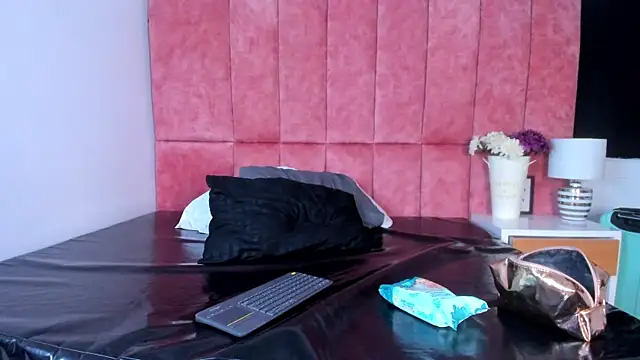 kittyy_milk_001's Live XXX Chat