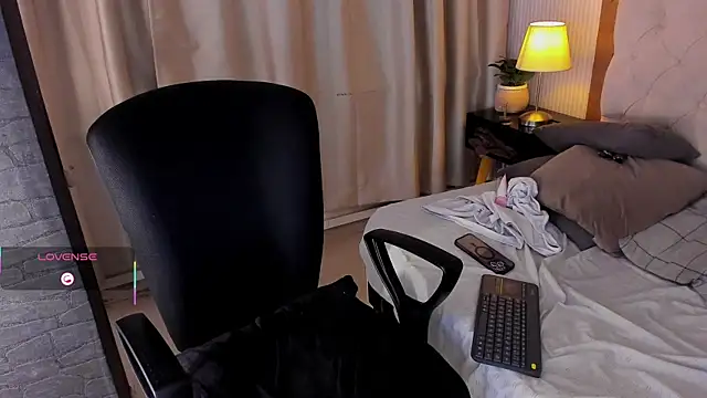 Pokazy przed kamerką – liam_twiink