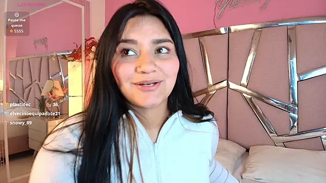 Nicollevsconttei's Live XXX Chat