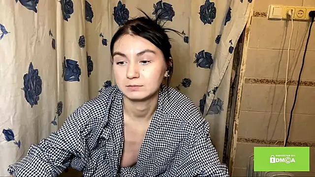 EstherKiester 现场XXX聊天