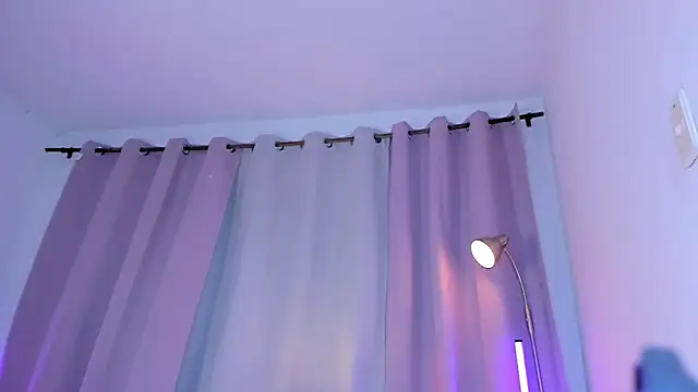 Megan_VixenX: вебкам-шоу