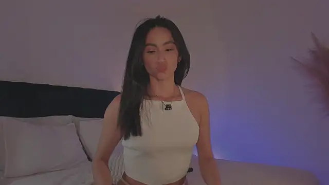 Lovinggirl_ Adlı Modelin Canlı XXX Sohbeti