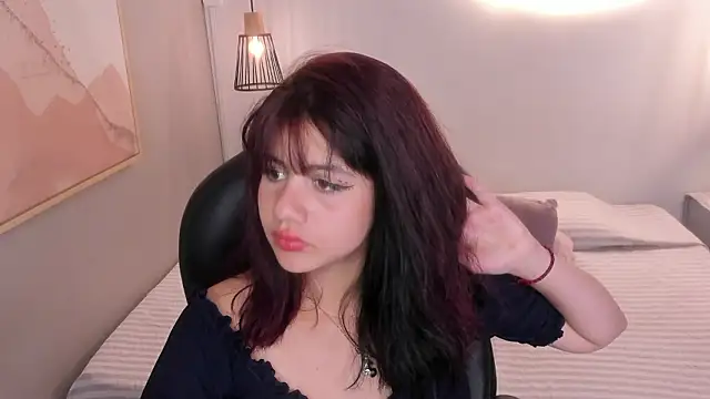 Chat +18 de Julieth_brown_ ao vivo