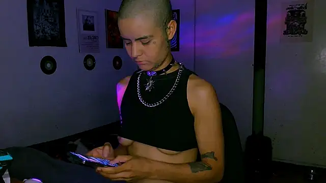 XXX chat uživo modela alex_one888