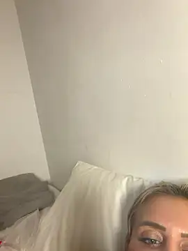 AliceDx's Live XXX Chat