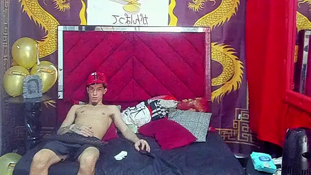 XXX chat uživo modela Pride_couple