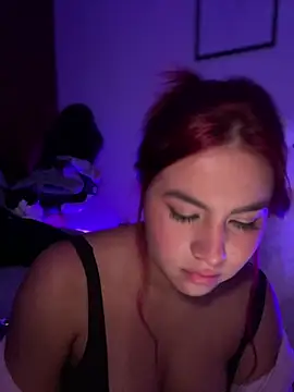 Zarahs_Blare1's Live XXX Chat