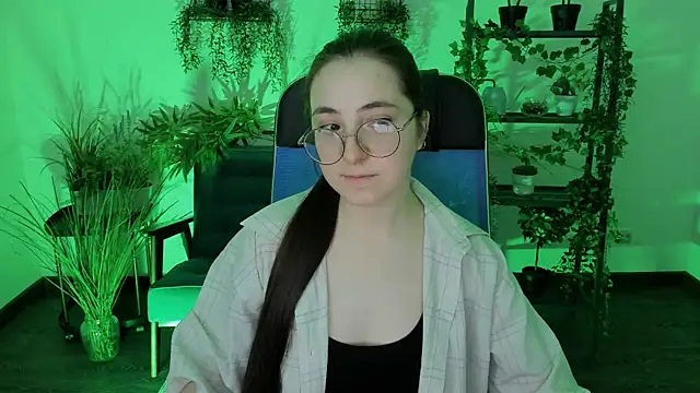 VirtuallVoyant's Live XXX Chat