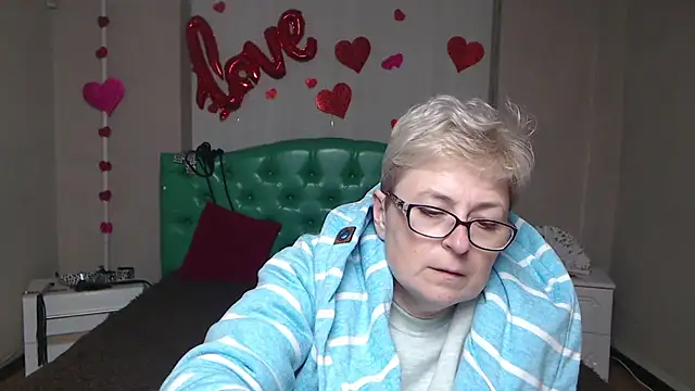 EmiliaGree's Live XXX Chat