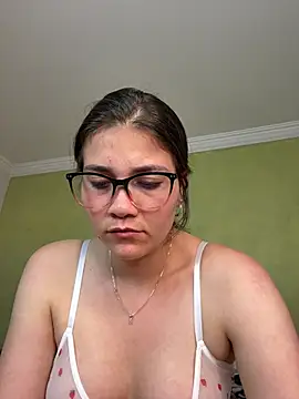 Chat +18 de aurora_divine ao vivo