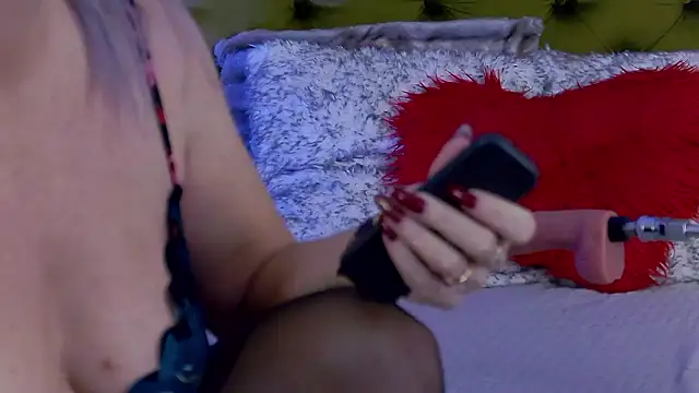 LadyTouchn Live XXX chat