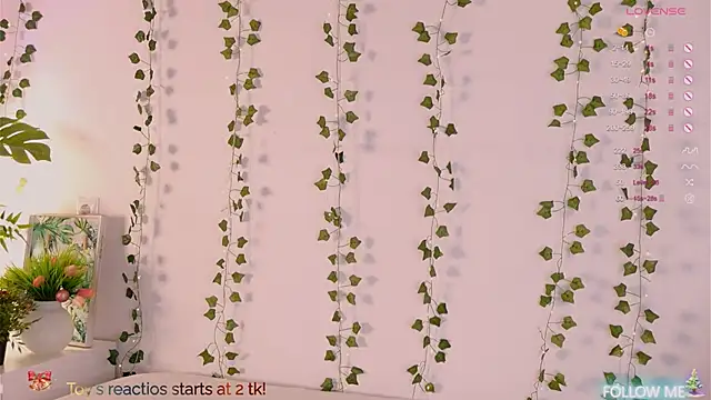 CarlyMilton 即時 XXX 聊天