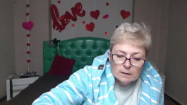 EmiliaGree: απευθείας συνομιλία ΧΧΧ