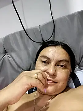 Chatroom XXX en direct de Horny-Mommy-Dirty