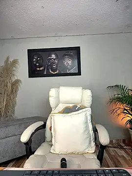 Czat XXX na żywo – kim_zaratte