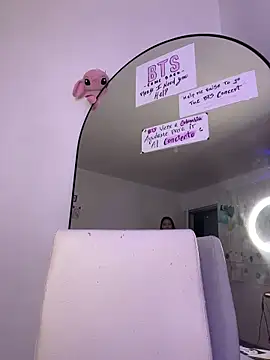 MadelineBenet's Live XXX Chat