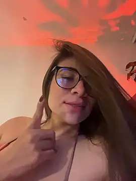 Chat +18 de MariaIsabella8 ao vivo