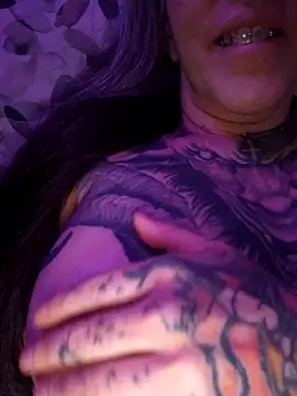 Chat +18 de vamporasuccubus19777 ao vivo